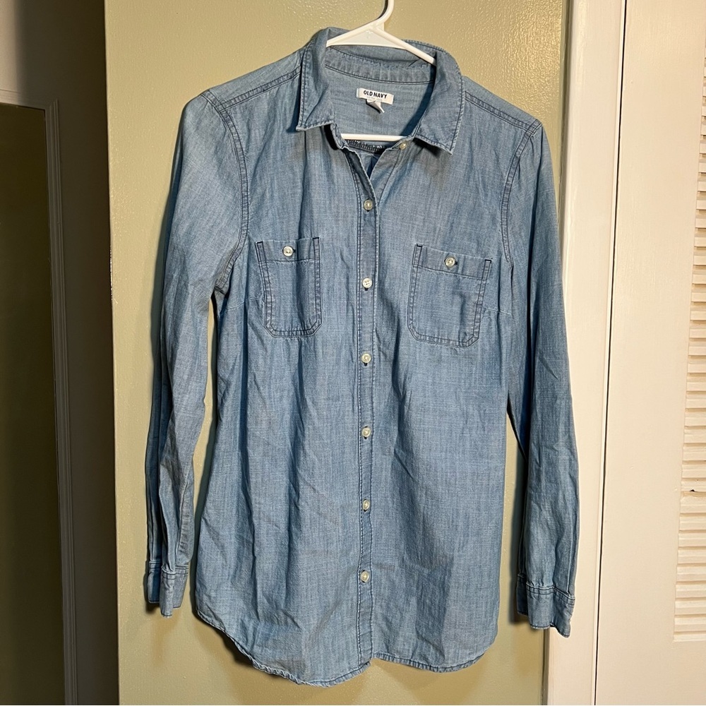 Old Navy Chambray Button Down Shirt Medium Wash M - Picture 2 of 10